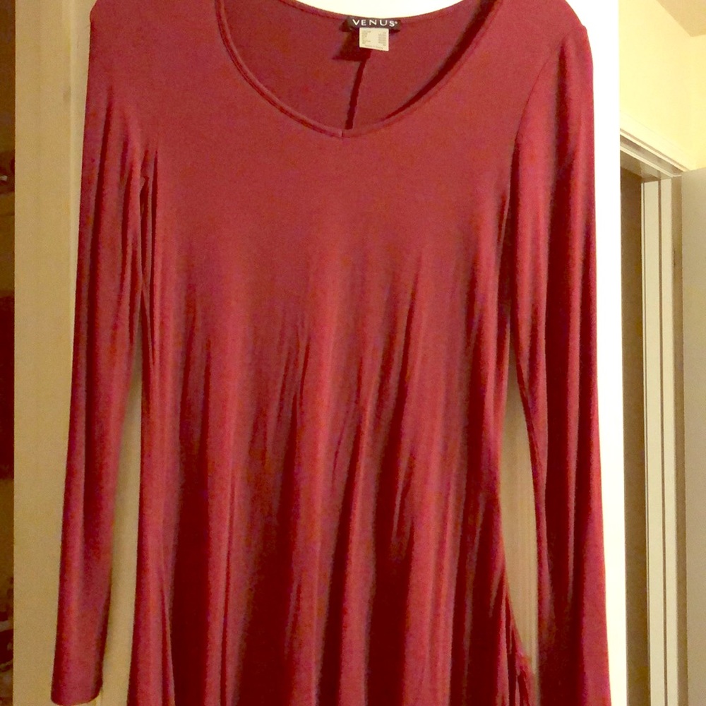 Venus 3/4 sleeve XS maroon frayed side shirt